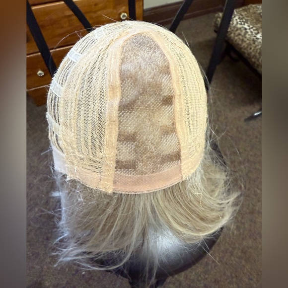 Raquel Welch Wigs “Influecer Inspo” - Picture 2 of 6